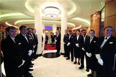 White Glove Service on Queen Mary 2