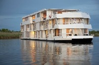 4-day Zambezi Queen River Safari