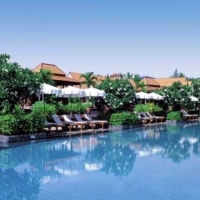 Dusit Thani pool
