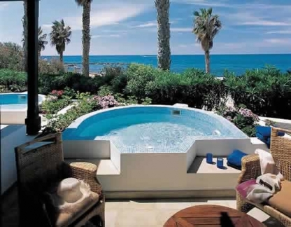 Private jacuzzi