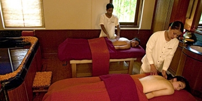 Abhyanga massage, Ananda in the Himalayas