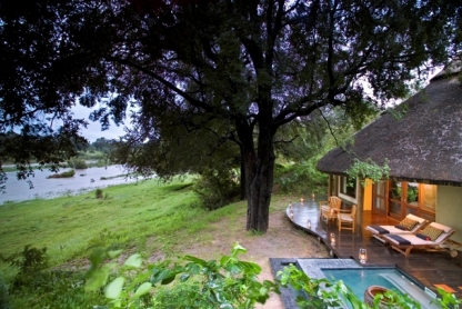 Exeter River Lodge room