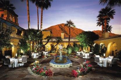 Courtyard, Royal Palms Resort & Spa